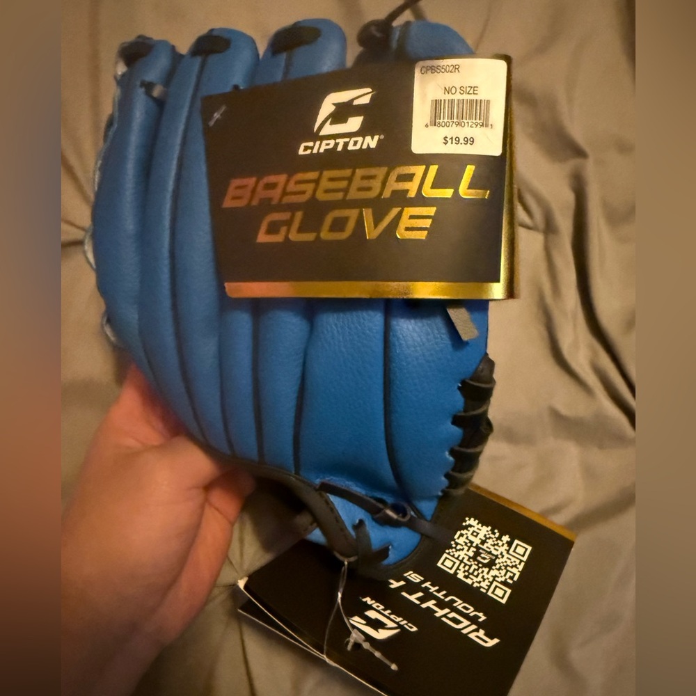 Youth right baseball glove